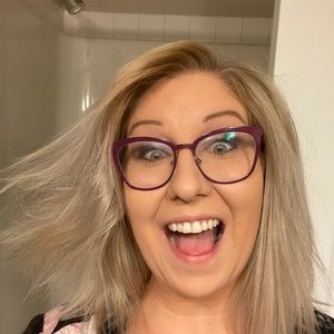 Meet your Posher, Steph